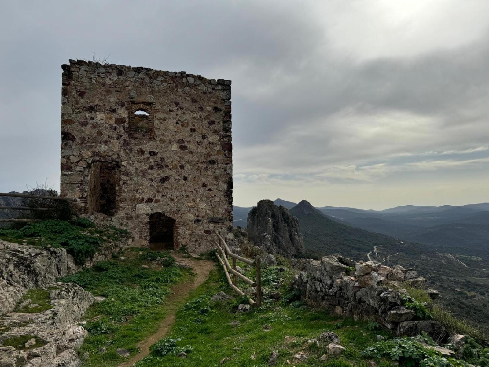 Alma De Villuercas Pensionat Cabañas del Castillo Exteriör bild